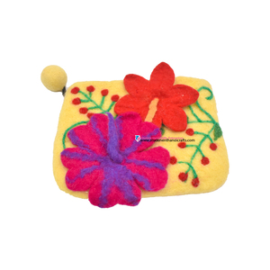 Accessoire de sac en feutre de laine fait main avec fleur en feutre - Product Image 1
