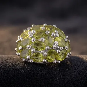 Impresionante Anillo de Plata de Ley 925 con Racimo de Peridoto Verde para Mujer, Joyería Elegante - Product Image 4