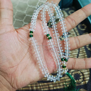 Tasbih en acrylique transparent comme du cristal, 33 perles, chapelet de prière islamique avec des accents verts pour le dhikr, la méditation et le culte musulman - Product Image 2