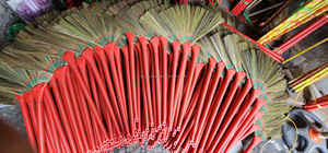 Venta al por mayor de palos de escoba de hierba hechos a mano con recogedor Limpieza del hogar Precio muy barato Hecho en ECO2GO Vietnam - Product Image 6