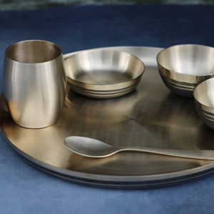 ชุดอาหารค่ำแบบถาดแอปเปิ้ลสีบรอนซ์ (คันซา) แบบคลาสสิก ทนทาน เป็นมิตรกับสิ่งแวดล้อม ใช้ซ้ำได้ พกพาสะดวก น้ำหนักเบา - Product Image 1