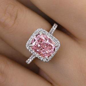 AMBER JEWELS Anillo de Compromiso de Cuarzo Rosa con Corte Redondo, Chapado en Oro Sólido de 14K y Acabado en Rodio, Engaste Pavé, Joyería Glam Unisex - Product Image 1