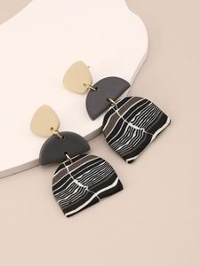 ต่างหูเรซิ่นทำมือขายส่ง เครื่องประดับแฟชั่นทันสมัยสำหรับผู้หญิง - Product Image 3