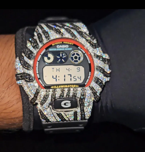 Boîtier de montre Hip Hop camouflage personnalisé DW 6900 en argent sterling 925 avec pierres de moissanite noires certifiées par un testeur de diamants - Product Image 4