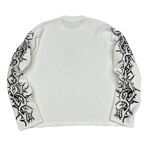 MIXED EMOTION Sudadera negra con cuello redondo y estampado completo pintado a mano, camiseta de manga larga - Product Image 2