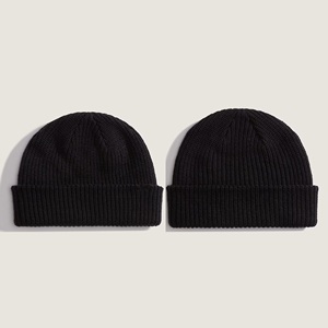 หมวกไหมพรมถักสำหรับฤดูหนาว แบบ unisex เนื้อผ้านุ่ม 100% ผ้าฝ้าย  ทรง Toque ปักลายปะติด  ขอบหมวกปักโลโก้ตามสั่ง หมวกไหมพรมชายหาด - Product Image 5
