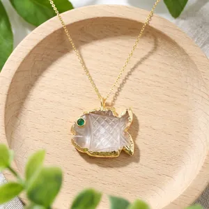 Pendentif en forme de poisson en or 18 carats plaqué or avec cristal de quartz et émeraude CZ, best-seller, pour tous les jours, chaîne, bijoux de mariage - Product Image 3