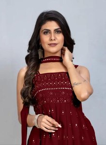 Blusa Étnica Negra con Diseño en Capas y Adornos, para Mujer, Ideal para Fiestas, de Algodón y Rayón, Corte Regular, Largo Regular, India, Pakistán - Product Image 3
