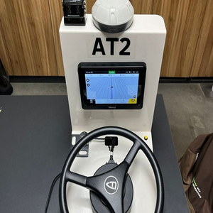 ระบบบังคับเลี้ยวอัตโนมัติ AT2ไดนามิก FJ GPS RTK ระบบนำทางการเกษตรที่แม่นยำสำหรับรถแทรกเตอร์เครื่องจักรในฟาร์มความแม่นยำสูง - Product Image 1
