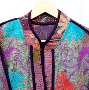 Veste traditionnelle indienne vintage Kantha avec broderie florale et rayures imprimées, veste en coton respirant pour femmes, automne - Product Image 4