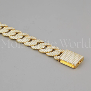 Chaîne cubaine en moissanite de qualité supérieure, collier serti de pierres pour homme, bijoux de luxe style rappeur, disponible à la vente - Product Image 2
