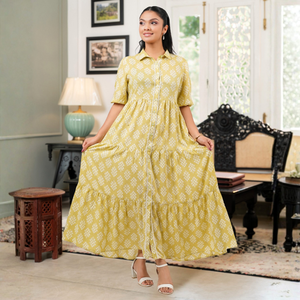 เดรสยาวผ้าเรยอนซาตินสุดหรูพร้อมดีเทลลูกไม้ - Product Image 2