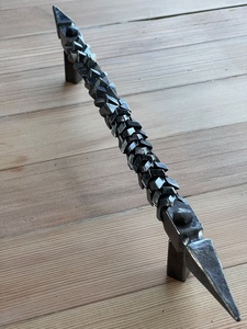 Manija de hierro forjado con diseño de clavos de acero, estilo tradicional, acabado galvanizado, fácil montaje, resistente al óxido para exteriores - Product Image 2