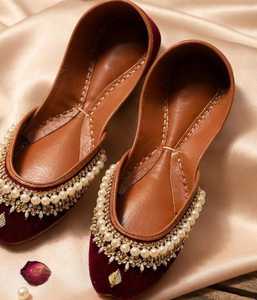 Wholesale Ladies Khussa Traditional Pumps Handmade Pakistani Flats Elegant Embroidered Wedding Ethnic Shoes Factory Supply - Product Image 4