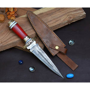 Nouveau couteau Dogger artisanal en acier Damas avec manche en résine rouge, couteau à lame fixe, meilleur couteau de survie et de chasse de collection - Product Image 1