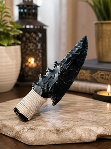 Cuchillo de Obsidiana Negra Natural Hecho a Mano por Rafay, Escultura de Cristal Tallada a Mano, Protección Espiritual, Regalo, Decoración del Hogar, Talla Única - Product Image 2