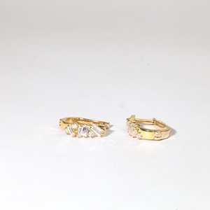 Élégantes boucles d'oreilles créoles en or avec 8 baguettes et 6 coupes rondes, diamants de laboratoire 0,31 ct VVS couleur E, bijoux de luxe pour mariage pour femme - Product Image 4