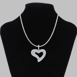Colgante de Corazón de Plata 925 con Moissanita, Bañado en Rodio, Engaste de Canal, Lujo, Unisex, Uso Diario, Amuleto Temático - Product Image 1