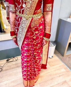 KV Self Design Banarasi Jacquard <b>Saree</b> (<b>Red</b>) - Product Image 3