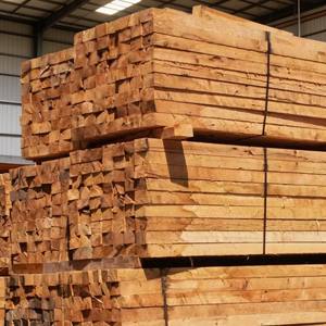 ไม้ยางพาราเกรดพรีเมียมสำหรับการส่งออก วัสดุไม้เนื้อแข็งสำหรับอุตสาหกรรมการผลิตและก่อสร้าง - Product Image 5