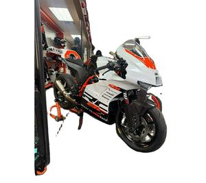 Nouvelle moto de course super sport 2025 prête pour la piste, RC 8C 889cc 135ch, injection d'essence, 2 cylindres en ligne, 4 temps, 133ch - Product Image 5