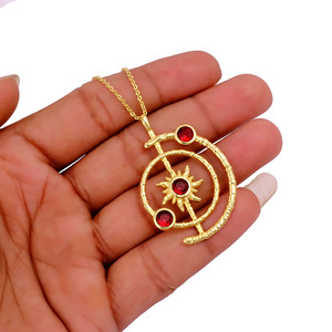 Collier pendentif en laiton plaqué or 18 carats avec grenat rouge, bijoux célestes Art Déco faits à la main, fourniture en gros personnalisée - Product Image 2