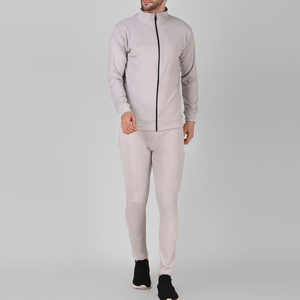 Survêtements en polyester en gros, vêtements de sport haut de gamme avec services de fabrication OEM et de personnalisation de marque - Product Image 4