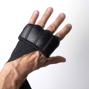 ถุงมือพันมือแบบ OEM Boxing Quick Wrap พร้อมแผ่นเจลกันกระแทกสูง สำหรับป้องกันมือในการเล่นคิกบ็อกซิ่ง มวยไทย MMA และกีฬาต่อสู้อื่นๆ - Product Image 5