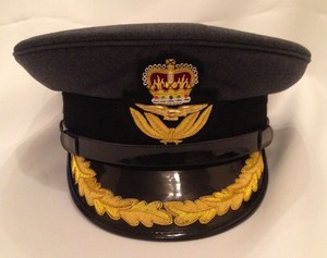 Casquette de luxe brodée personnalisée à visière, chapeau formel ajustable pour cérémonies, événements et spectacles sur scène - Product Image 1