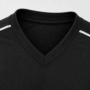 Camiseta de Fútbol Ascend para Hombre, Cuello en V, Negra, Manga Corta, Absorbe la Humedad, Ajuste Atlético, 100% Poliéster, Impresión Sublimada - Product Image 3