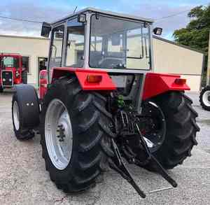 รถแทรกเตอร์ Massey Ferguson 390 สมรรถนะสูงสุด 85 แรงม้า ดีเซล สำหรับการเกษตร แบบขับเคลื่อน 2 ล้อ / 4 ล้อ - Product Image 1