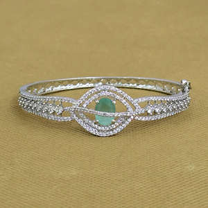 Pulsera de cuentas finas que se puede abrir con chapado en rodio y circonita cúbica acentuada Kada - Product Image 6