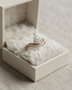 Anillo de Compromiso de Lujo con Diamante Cultivado en Laboratorio, Corte Pera, Certificado IGI, 1 Quilate, Oro Sólido de 14K, Engaste Pavé, VVS, Anillo de Boda, Regalo - Product Image 6