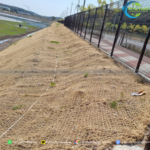 Filet en fibre de coco de qualité professionnelle pour la protection des pentes et le renforcement durable du sol dans les projets d'infrastructure - Product Image 6