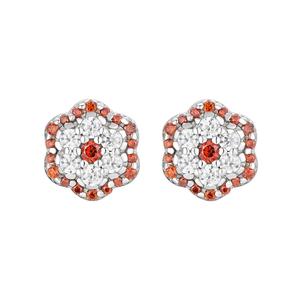 Boucles d'oreilles clous sophistiquées en diamants de laboratoire floraux, en argent sterling 925, bijoux de luxe pour femmes - Product Image 1