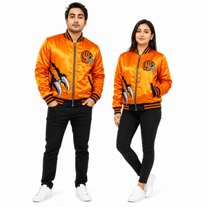 Patchs brodés personnalisés, broderie vintage 3D, veste varsity en satin, haute qualité, 100% polyester, séchage rapide, personnalisable pour homme - Product Image 5