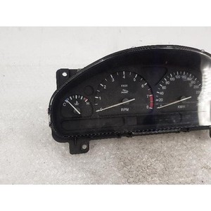 Tableaux de bord d'occasion de type S XR8F10849AL - Product Image 2