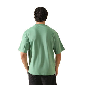 เสื้อยืดโอเวอร์ไซส์ทรงยาวสำหรับผู้ชาย ผ้าคอตตอนหนา สไตล์สตรีทแวร์  รับสกรีนโลโก้ตามสั่ง - Product Image 2