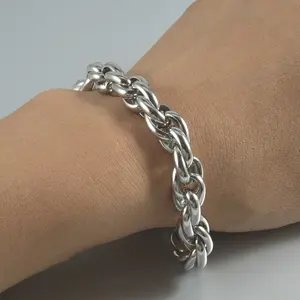 Acero quirúrgico Vintage clásico hombre pulsera cadena bucle hombres pulseras cubanas Unisex joyería Popular al por mayor