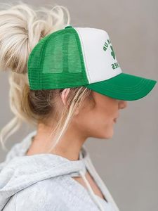 Gorra Trucker Verde y Blanca con Malla, Ajustable, Unisex, Casual, para Primavera/Verano, con Diseño de Trébol y la Frase 'Drink Up Bitches', de 6 Paneles - Product Image 6