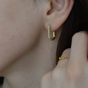 Pendientes de Aro Cuadrados de Oro Amarillo de 14K con Diamantes Cultivados en Laboratorio - Product Image 3