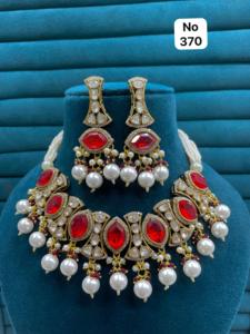 Conjunto de collar Kundan chapado en oro para novias indias con perlas de imitación y pendientes a juego de circonita para fiestas de boda de mujeres - Product Image 5