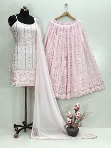 Nuevo Conjunto de Traje Sharara de Diseño Exclusivo en Georgette Sintético de Alta Calidad, Prenda Cultural de Alta Gama Confeccionada a Medida para Eventos Nupciales y Recepciones - Product Image 4