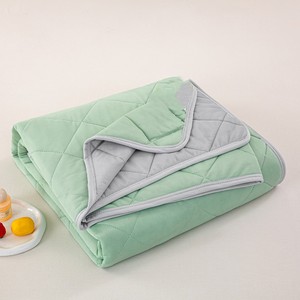 Juego de Edredón de Poliéster Refrigerante, Tela de Microfibra Acolchada, Ropa de Cama de Estilo Moderno, Gris Verde Menta, Uso Doméstico, Lavable a Máquina, 300 Hilos - Product Image 6