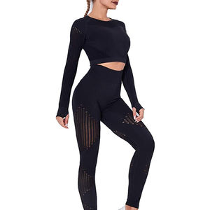 Leggings taille haute et soutien-gorge de sport extensible, tissu respirant et doux, ensemble de yoga confortable pour l'entraînement, en vente - Product Image 1