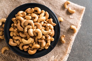 Cashew <b>Nuts</b> with Skin Purple-skinned Large Cashews Roasted Dried Original Flavor Snacks Bulk Wholesale Leisure Food - Product Image 6