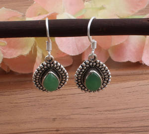 ต่างหูหยกเขียวธรรมชาติ 925 เงินสเตอร์ลิง ประดับด้วยหยกเจไดต์แท้ ต่างหูห้อยทรงหยดน้ำ สำหรับผู้หญิง ทำด้วยมือ เหมาะสำหรับงานแต่งงานและงานปาร์ตี้ - Product Image 2