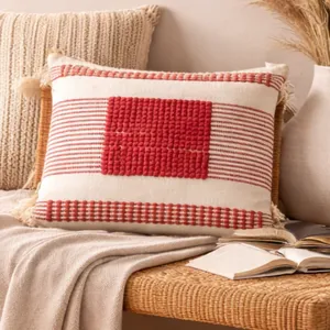 ปลอกหมอนอิงทอมือสไตล์โมร็อกโก XI พร้อมงานปักพู่ห้อย |   ปลอกหมอนตกแต่งสไตล์โบโฮ |   ขนาดตามสั่งและจัดหาจำนวนมาก - Product Image 3