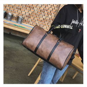 Sac de sport et de voyage en cuir pour homme avec fermeture éclair – Collection mode homme – Offre spéciale - Product Image 1