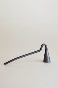 Éteignoir à bougie élégant en fer avec design cloche, résistant à la chaleur, outil de décoration pour la maison - Product Image 5